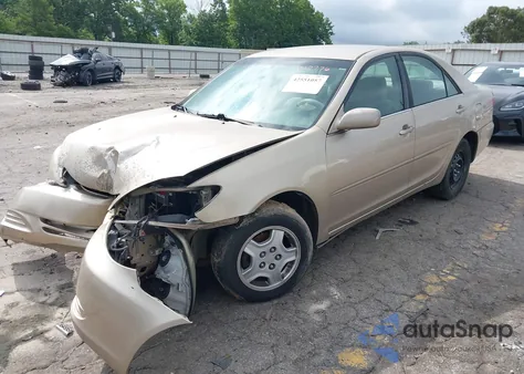 2002 Toyota Camry Le V6 z USA, uszkodzony, nr VIN 4T1BF32K12U010776